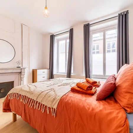L'ocre - 2 Bedrooms - 6 People - Private Parking - Wi-fi - Netflix Tourcoing