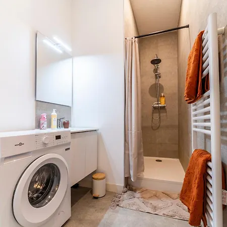 Apartment L'ocre - 2 Bedrooms - 6 People - Private Parking - Wi-fi - Netflix