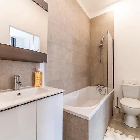 L'ocre - 2 Bedrooms - 6 People - Private Parking - Wi-fi - Netflix *