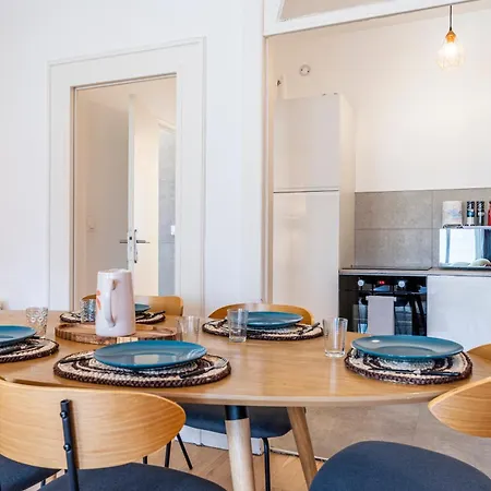 L'ocre - 2 Bedrooms - 6 People - Private Parking - Wi-fi - Netflix Lägenhet